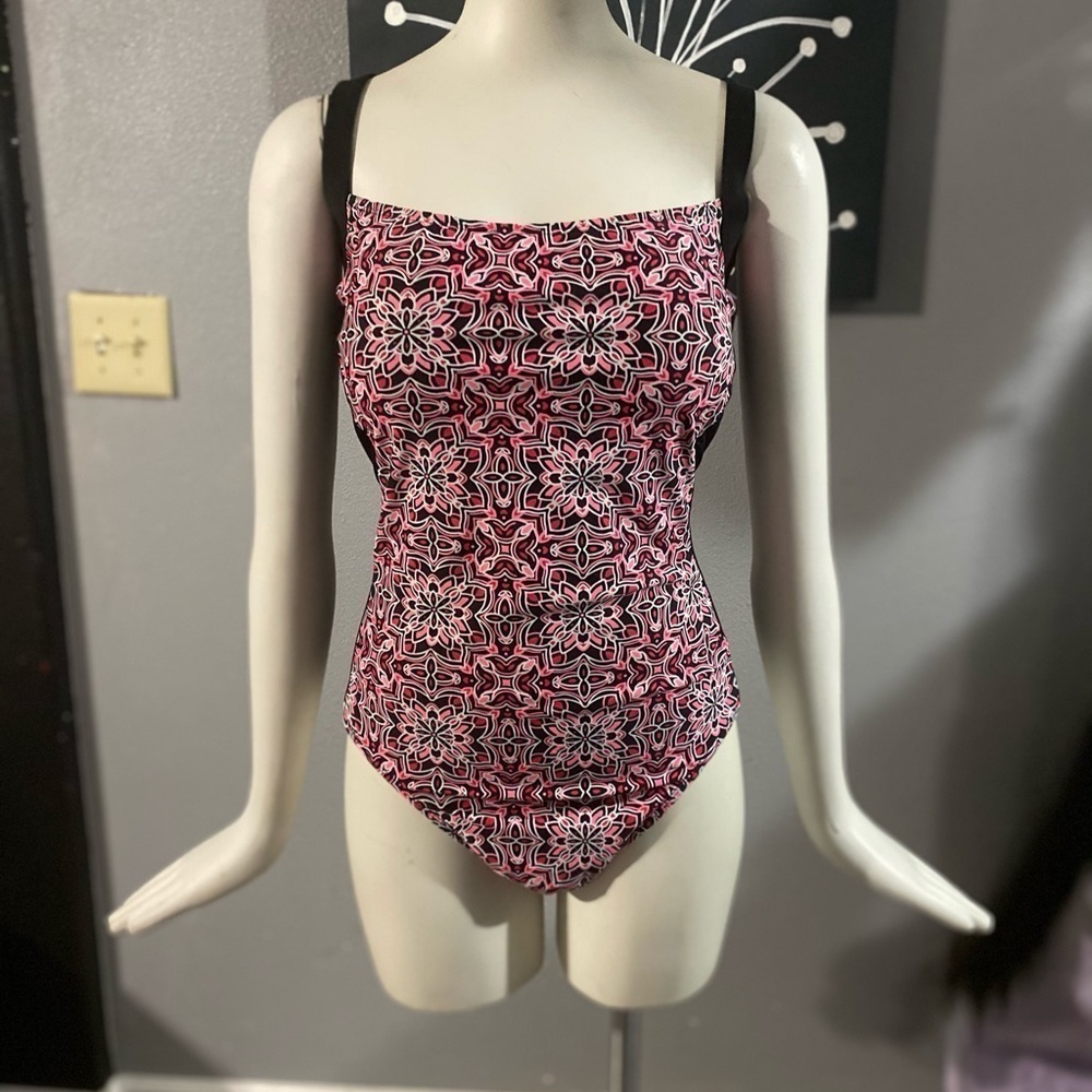 EUC Catalina Women's 1 Piece Suit Sz 2x (18W-20W)